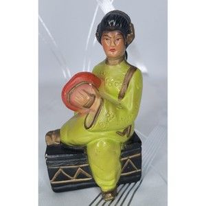 Vintage Chalkware Sitting Oriental Asian Girl Dressed‎ in Green Figure Statue